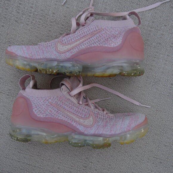 NIKE VAPORMAX WOMENS SIZE 7.5 OR 7 1/2 TRAINING RUNNING SHOES - Picture 1 of 16
